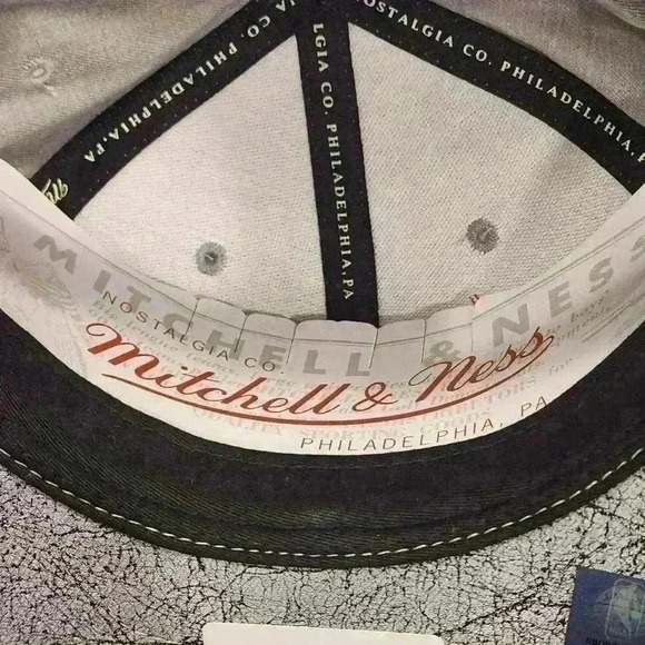 Mitchell & Ness Chicago Bulls Grey Adjustable One-Size Snap-Back NBA Cap Hat - Picture 7 of 10